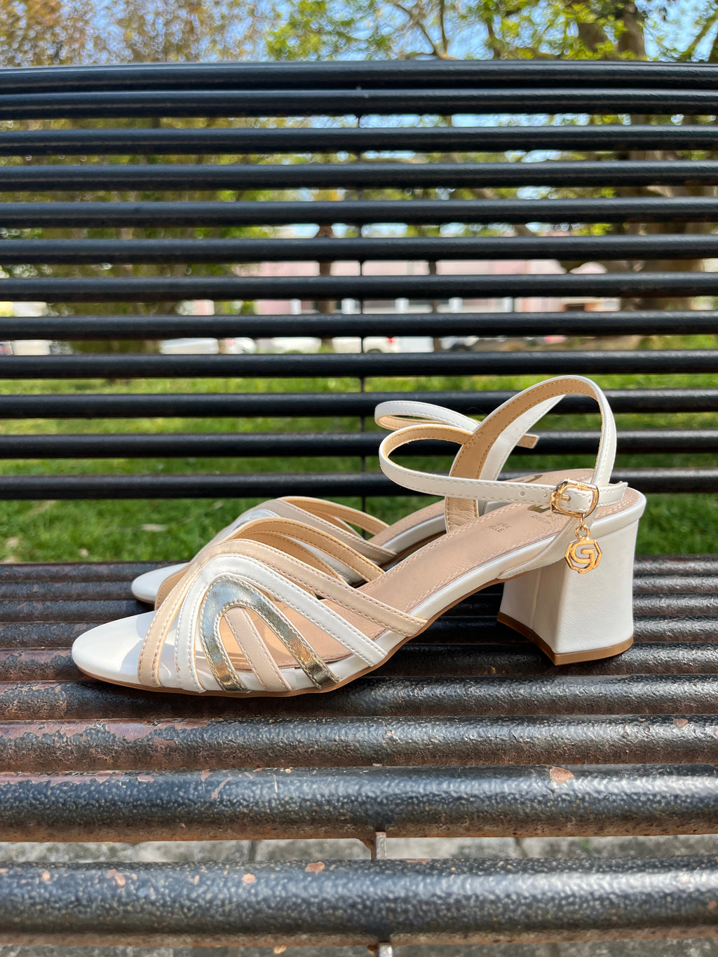 Sandalo Elegante con Cinturino e Tacco 6 cm