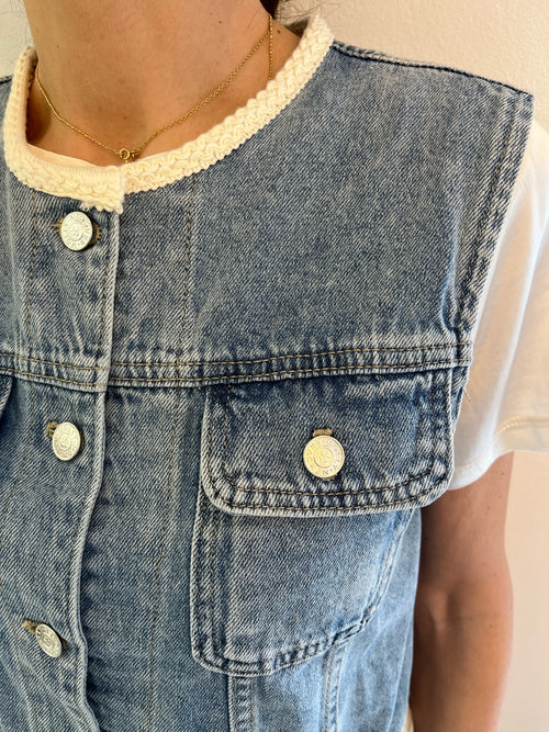 Gilet in Tela Jeans con Ricami e Paillettes